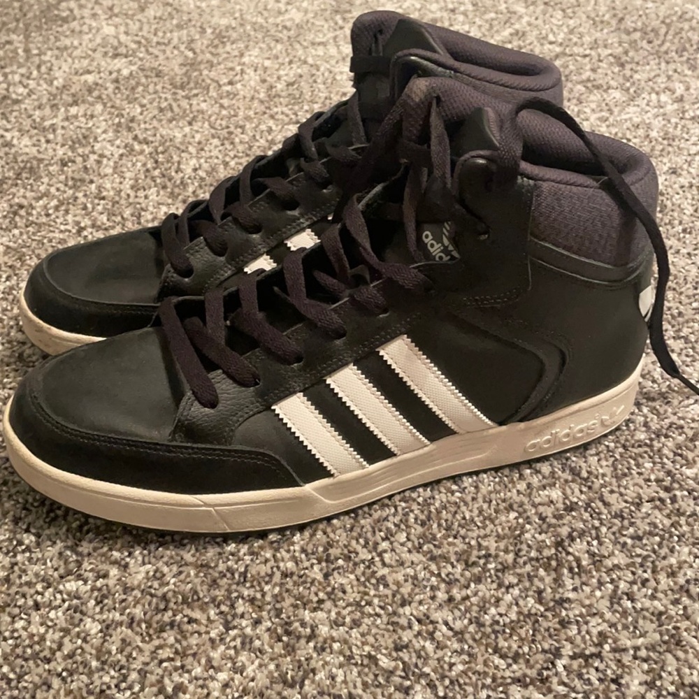 Adidas Mens Shoes sz 10.5